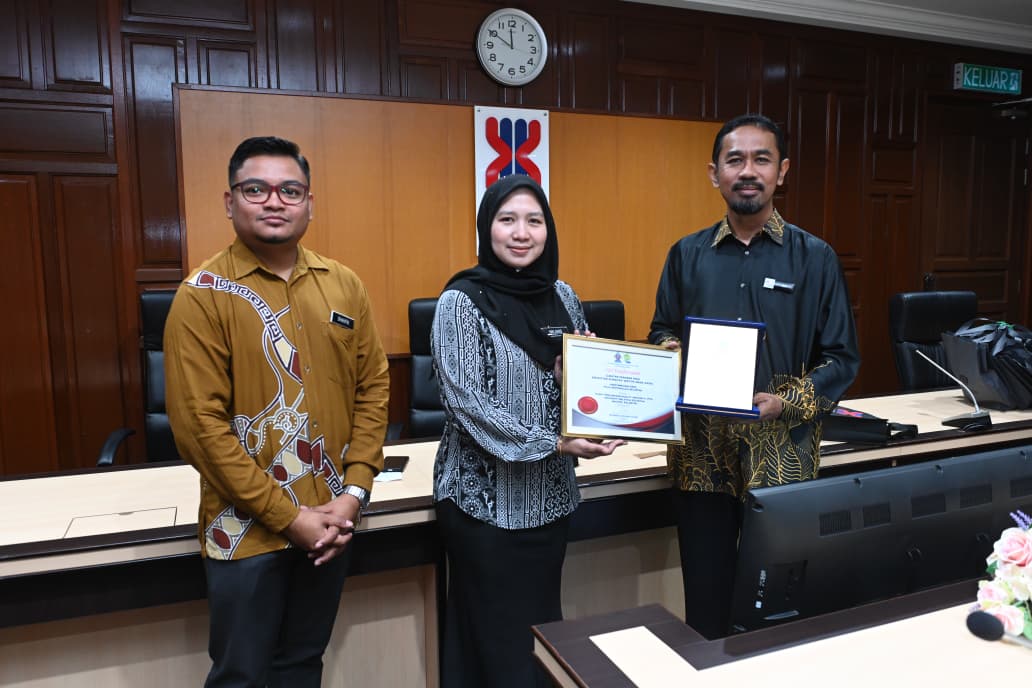 LAWATAN PENANDAARASAN EKOSISTEM KONDUSIF SEKTOR AWAM (EKSA) KOLEJ MATRIKULASI KELANTAN (KMKt) KE UNIVERSITI MALAYSIA KELANTAN (UMK)